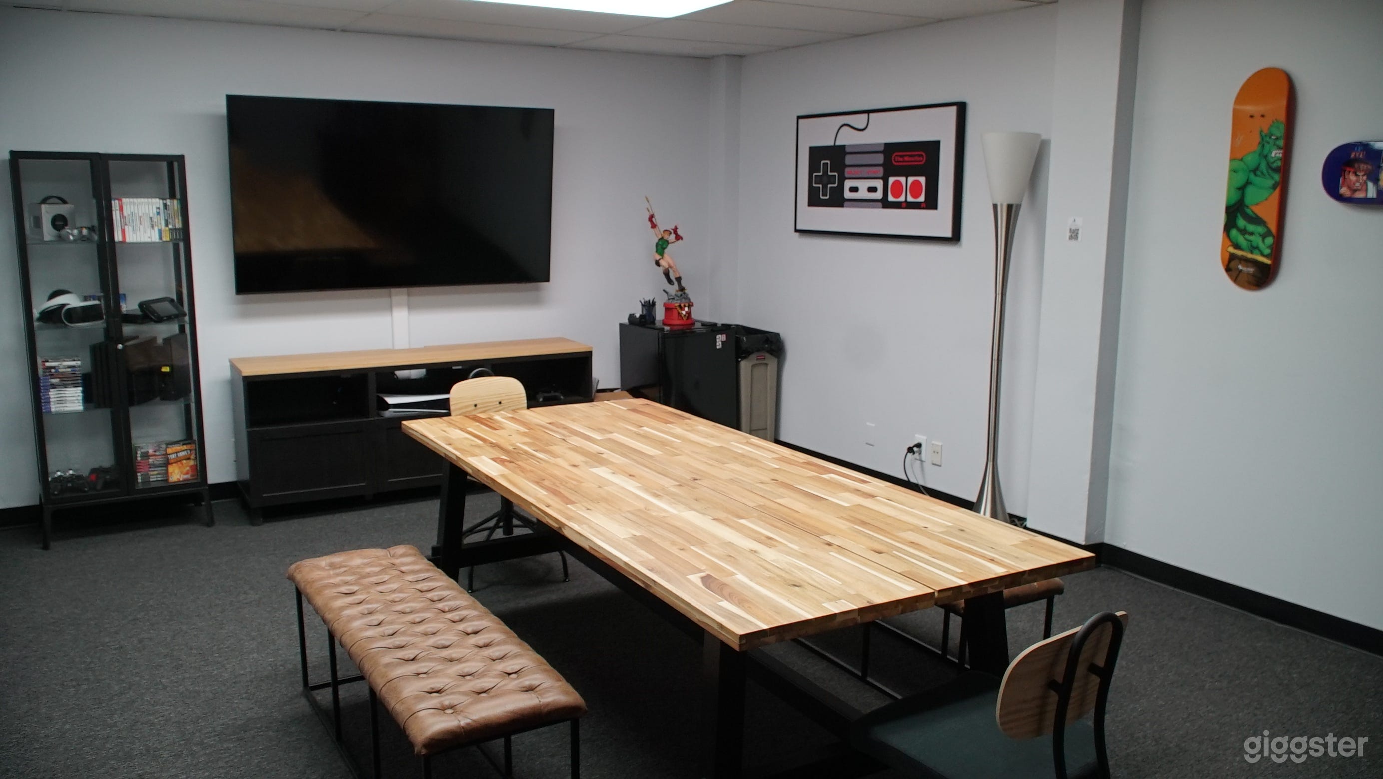 Full Service Studio in the Heart of Burbank Photo 4