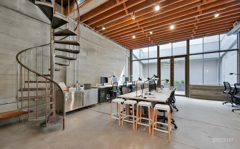  Creative SOMA Loft - Co-working Space 
