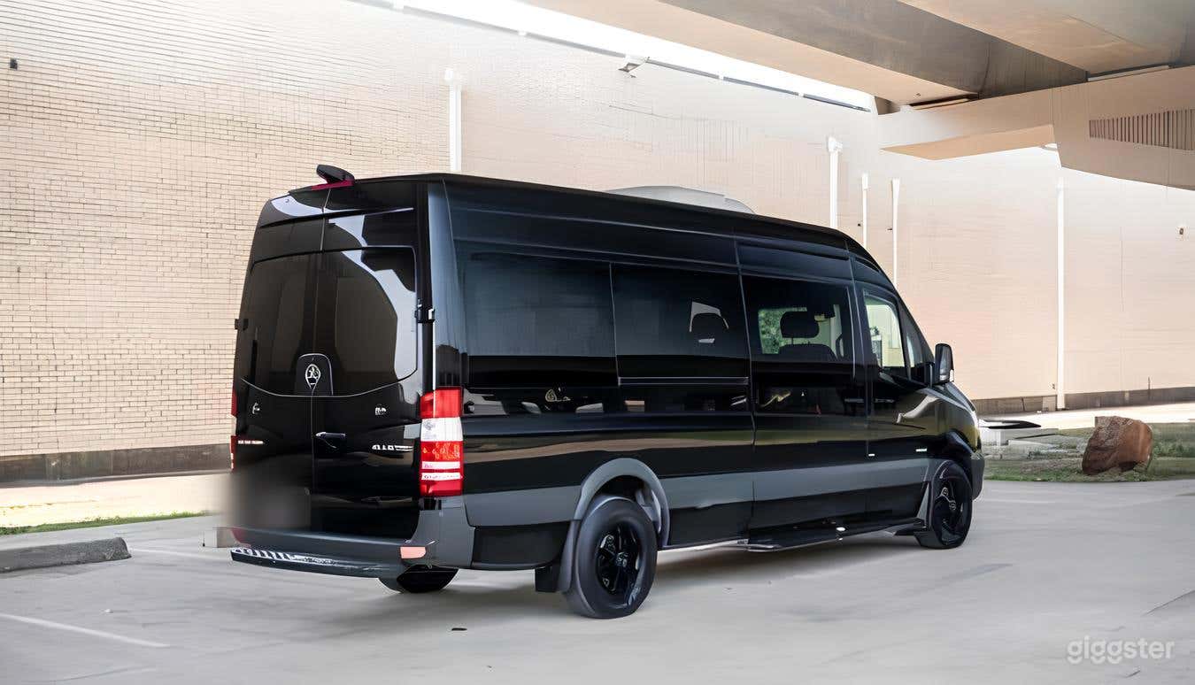 Mercedes Sprinter Limo Photo 3
