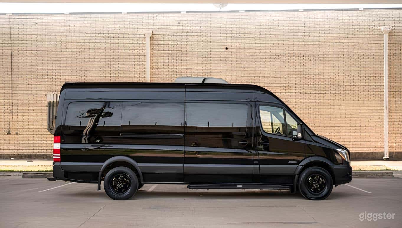 Mercedes Sprinter Limo Photo 4