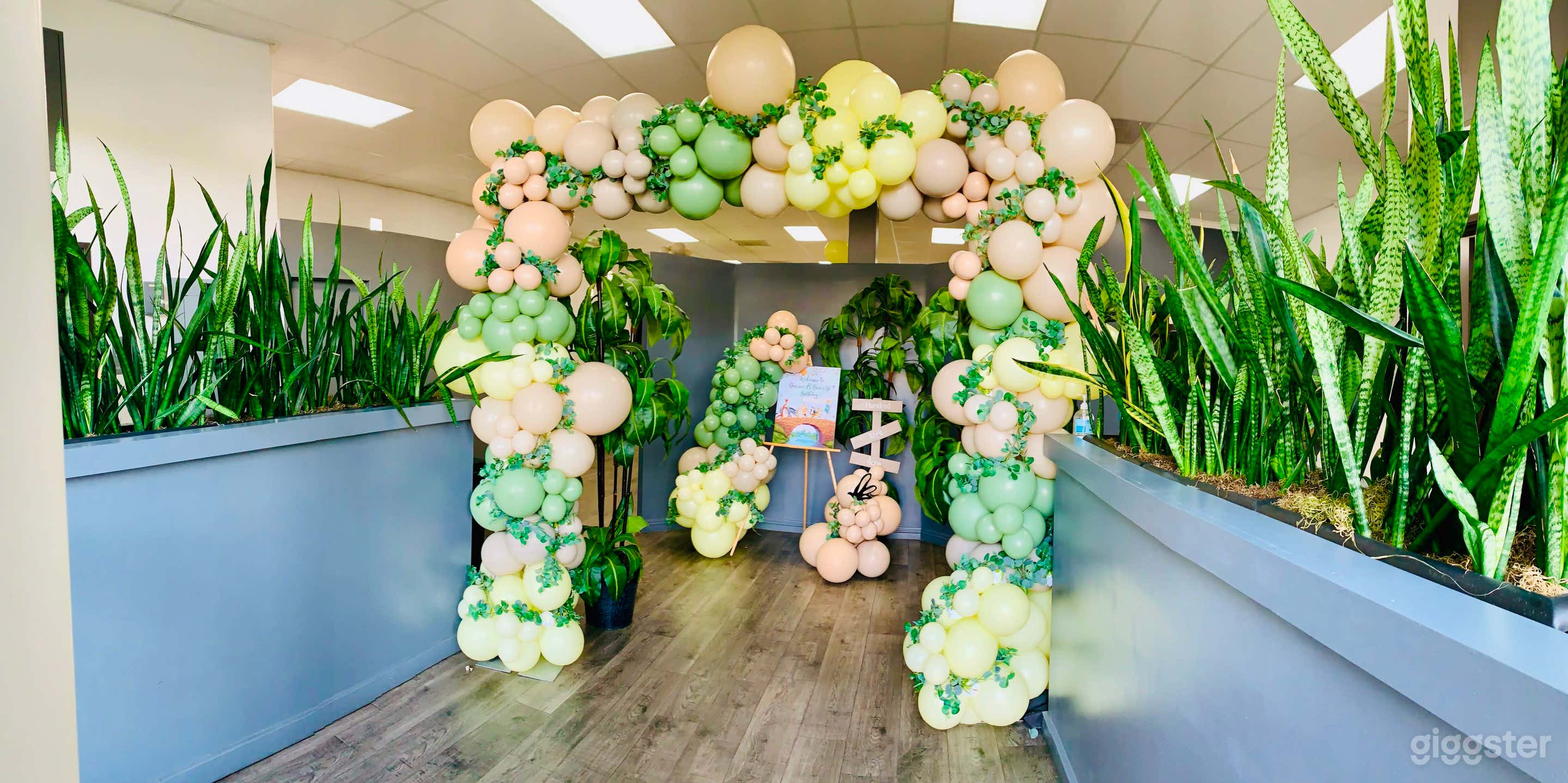 Modern Open Venue with Clean Aesthetic Photo 3