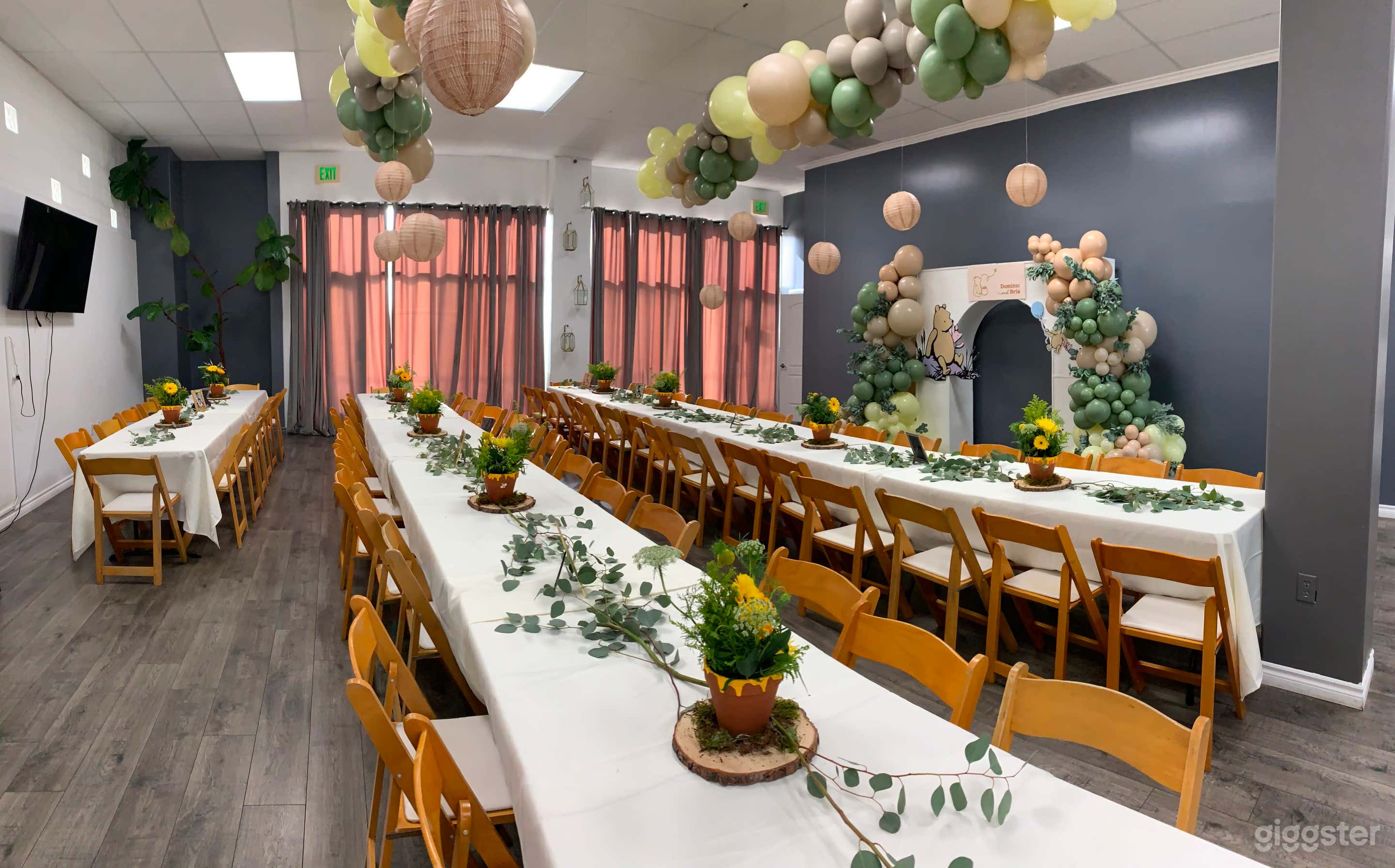 Modern Open Venue with Clean Aesthetic Photo 4