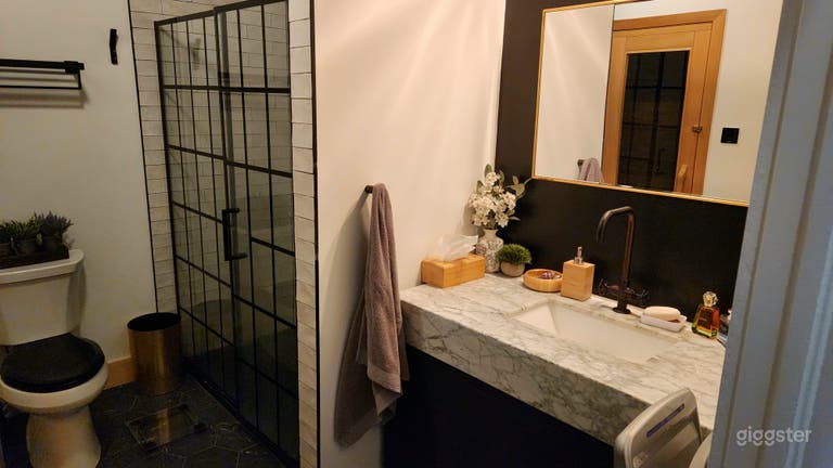  Fitness studio, mini gym and private workout space 