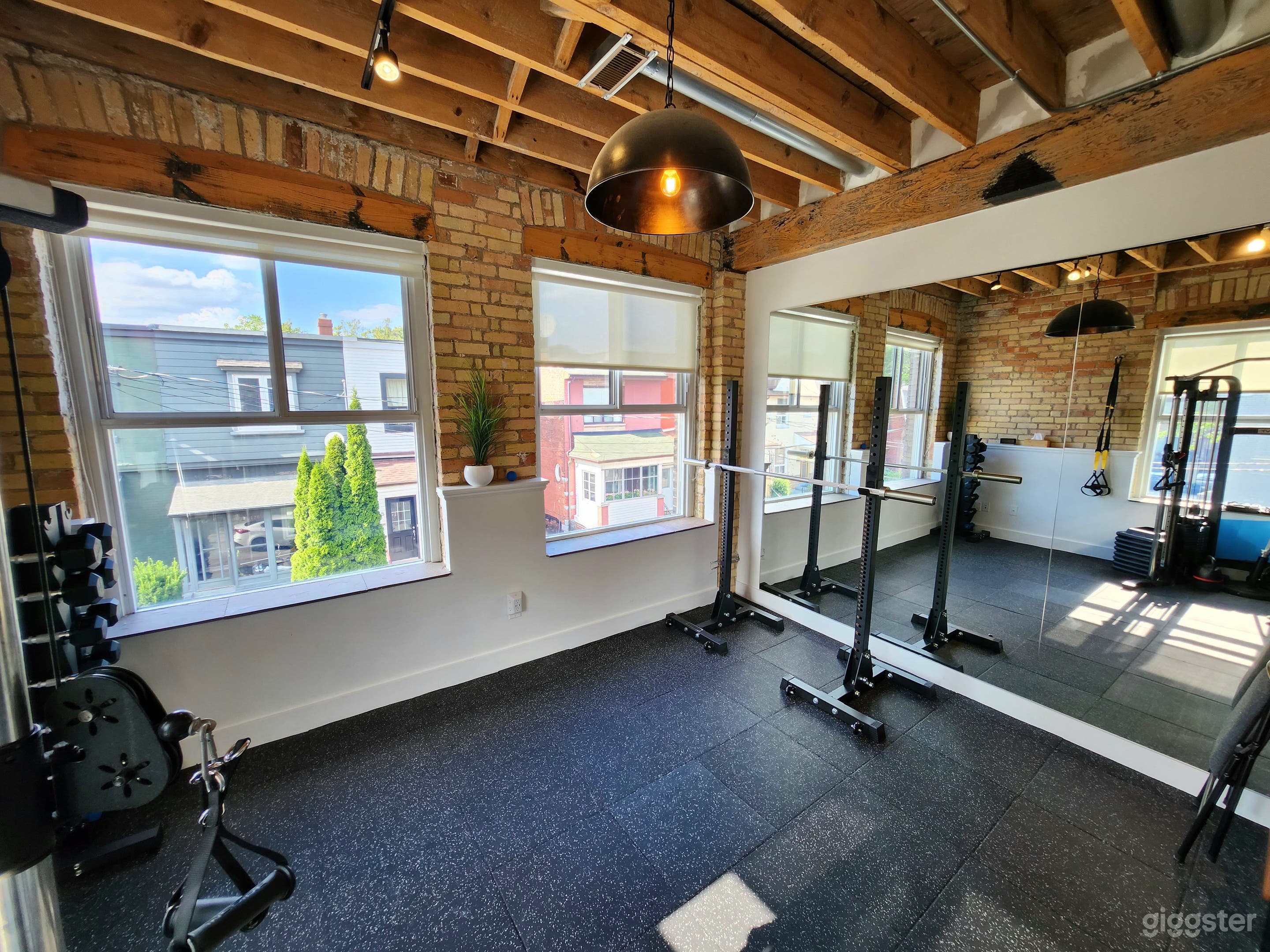Fitness studio, mini gym and private workout space Photo 1