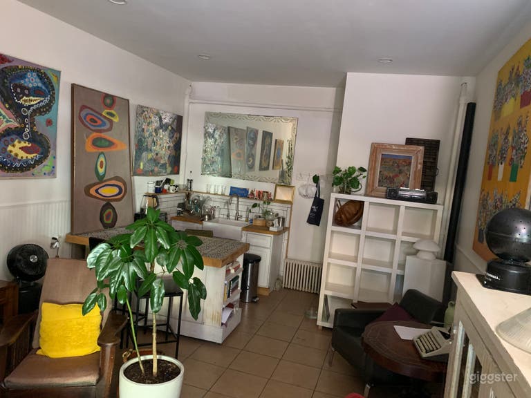  Versatile Intimate Neighborhood Storefront 