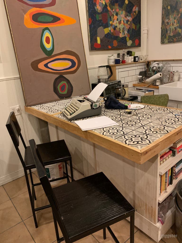  Versatile Intimate Neighborhood Storefront 