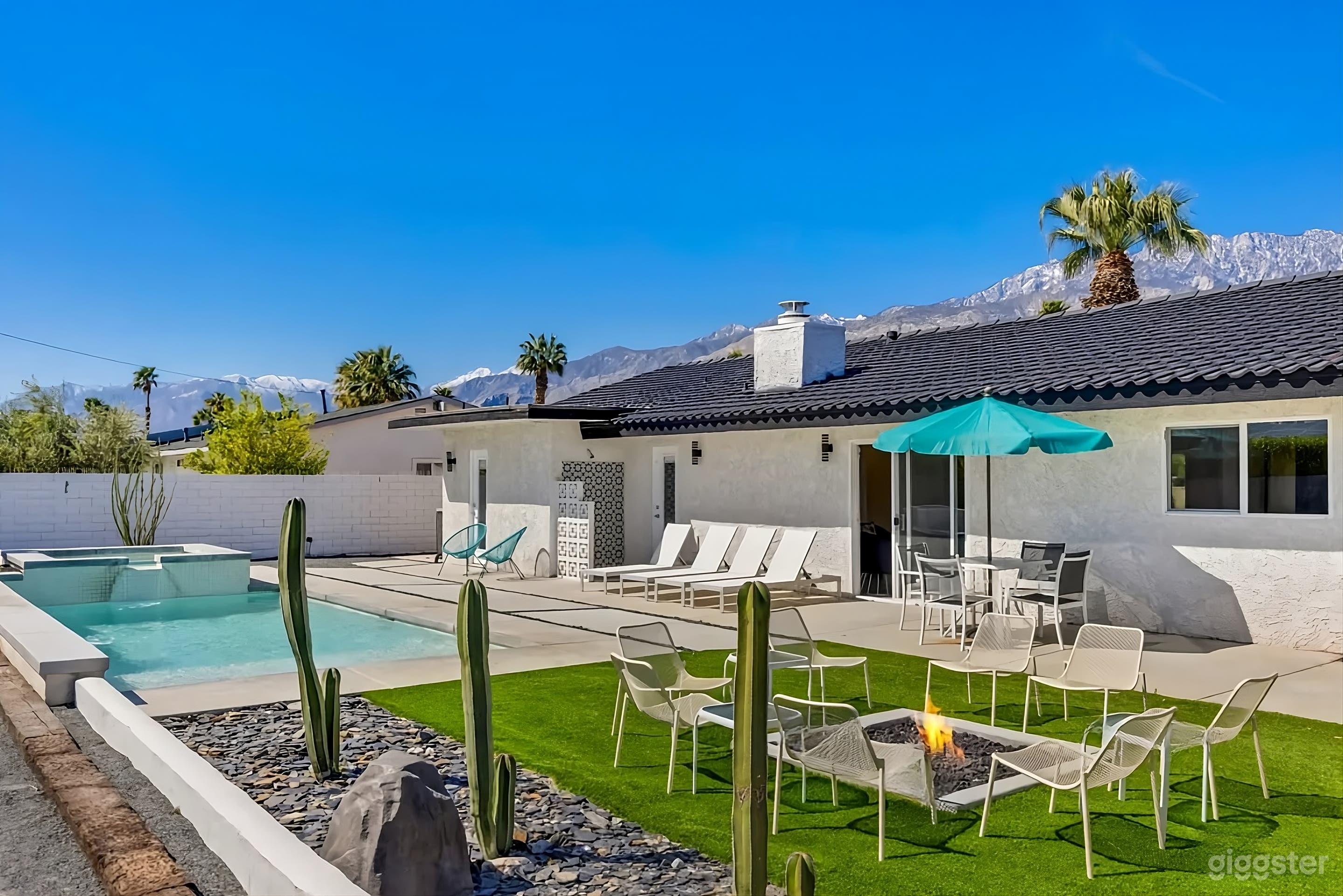 Modern Desert Backyard Photo 2