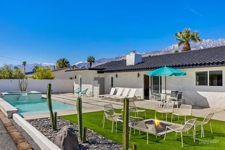  Modern Desert Backyard 