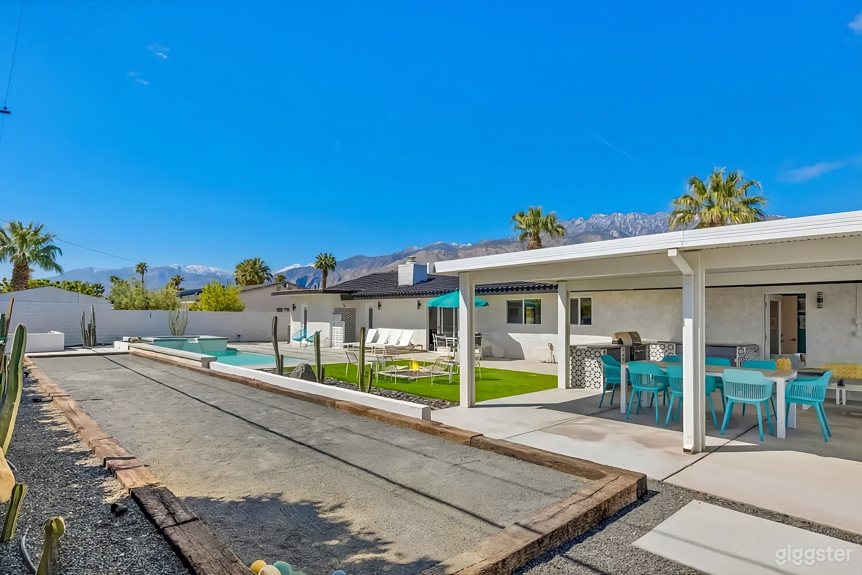 Modern Desert Backyard Photo 1