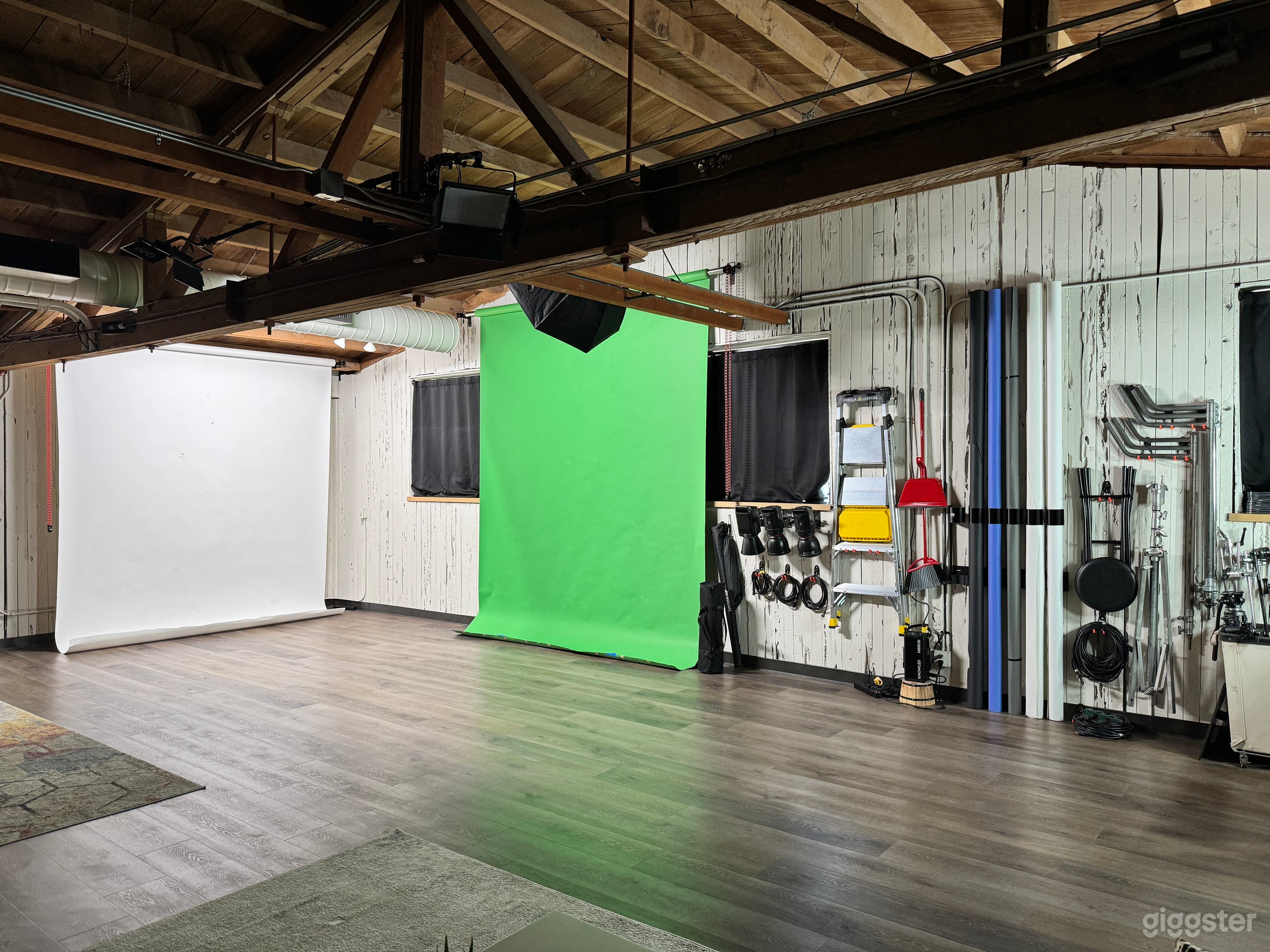 Upscale Photo/Video Studio w/ Lighting and Grip Photo 2