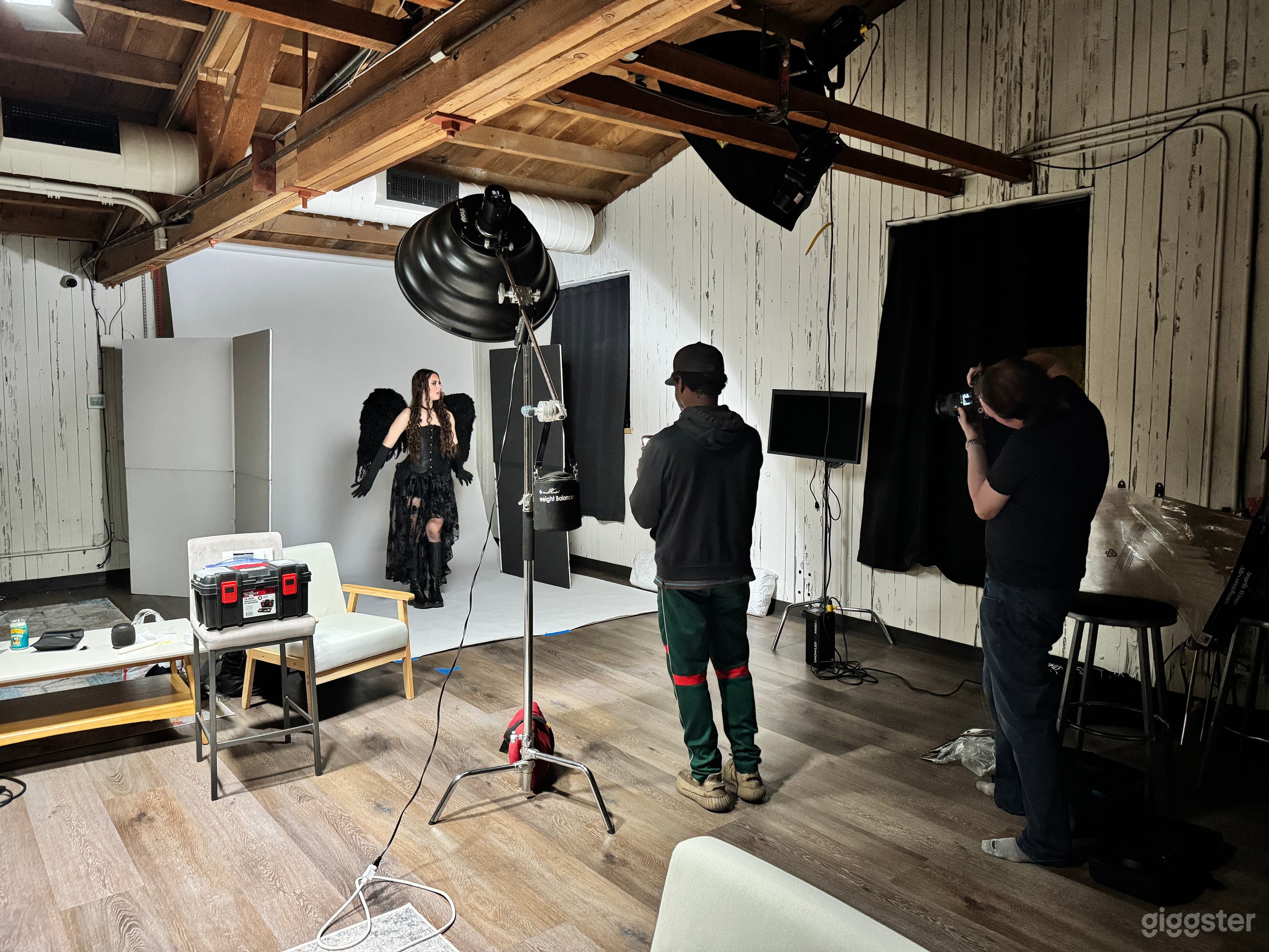 Upscale Photo/Video Studio w/ Lighting and Grip Photo 4