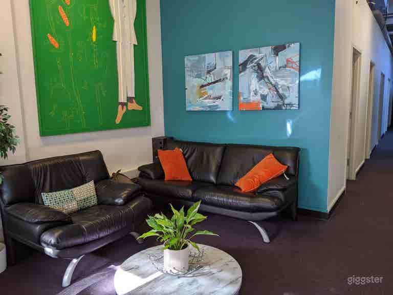  10-Person Conference Room 