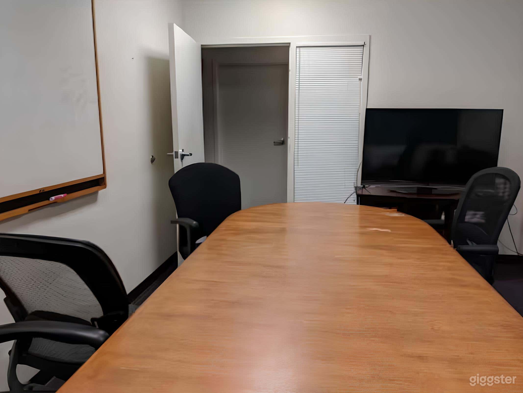 10-Person Conference Room Photo 3