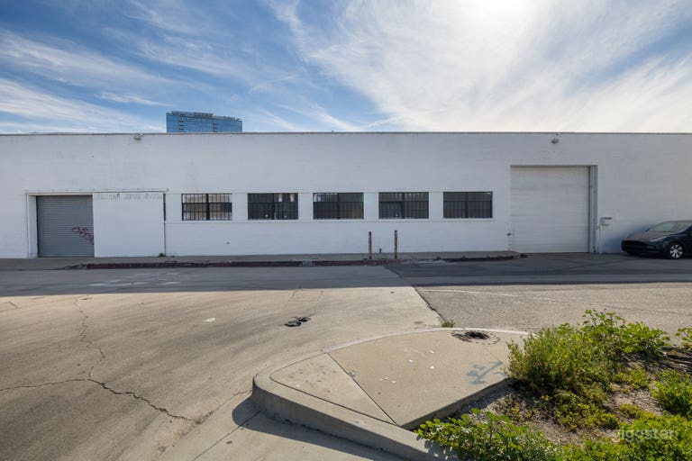  Cool Warehouse in the Heart of Culver City 
