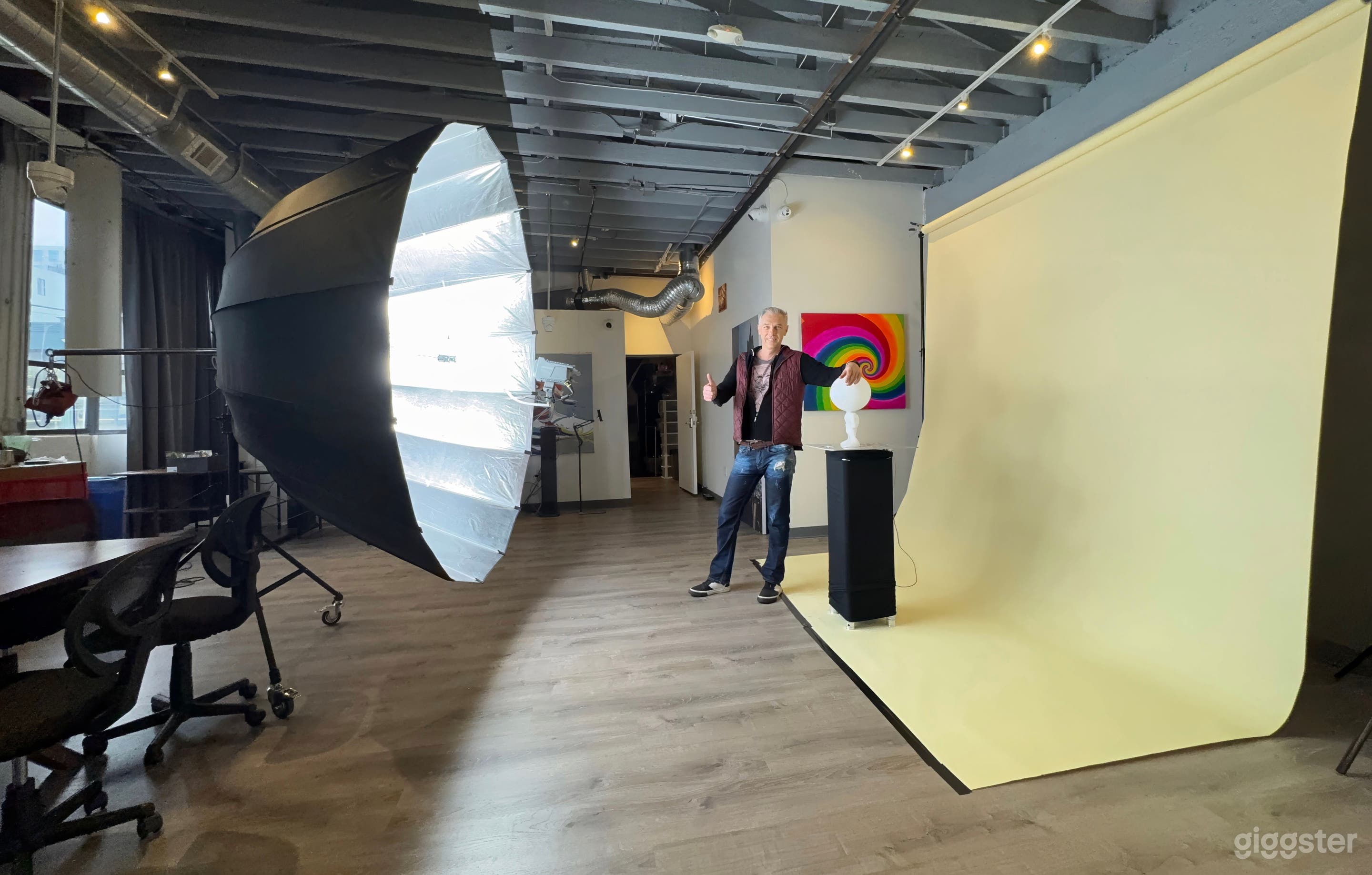 Large Fashion/Product Photo-video studio Photo 1