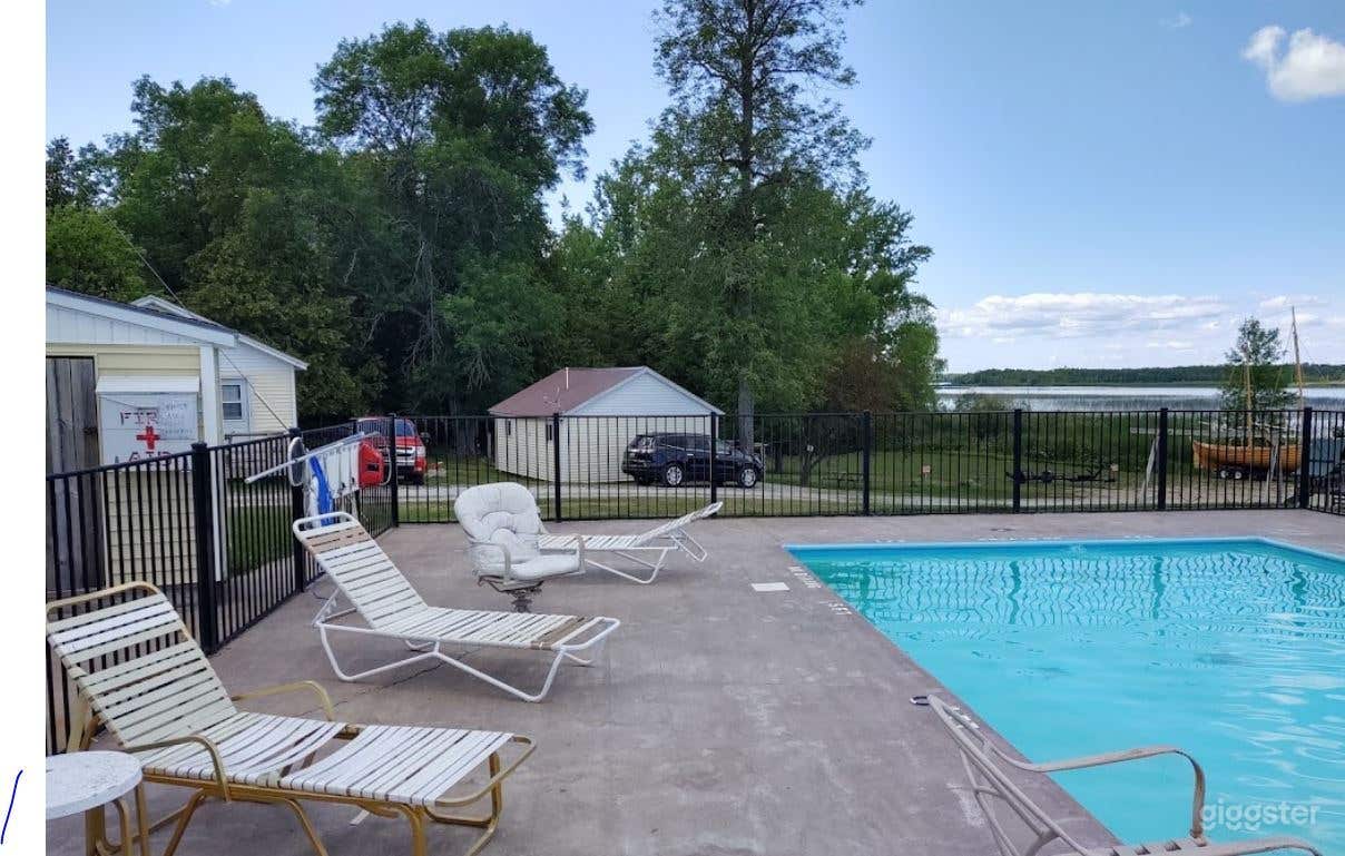 Poolside Bliss at Drummond’s Photo 1