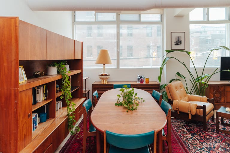  Extra-Large Teak Table - extends and contracts. Seats up to 10. 