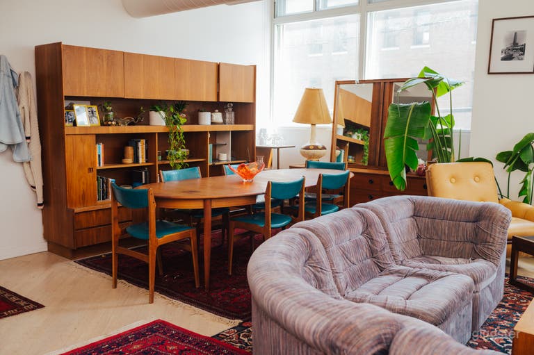  Huge 1700 sqft Midcentury Loft - Massive Windows 