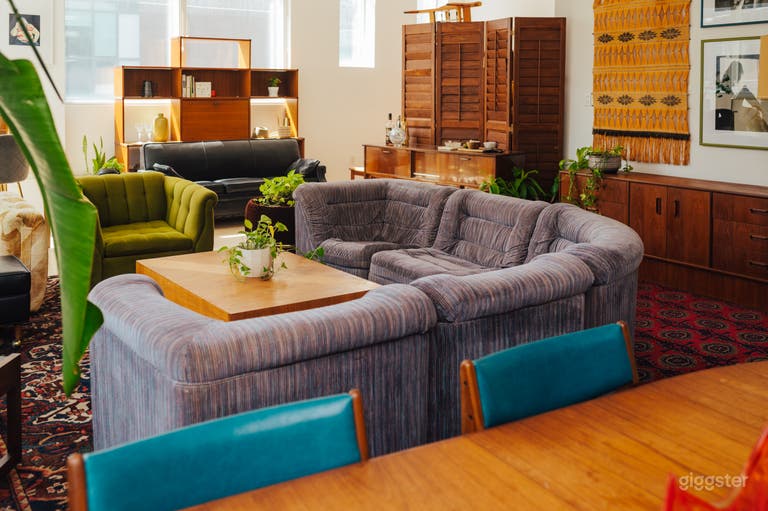  Huge 1700 sqft Midcentury Loft - Massive Windows 