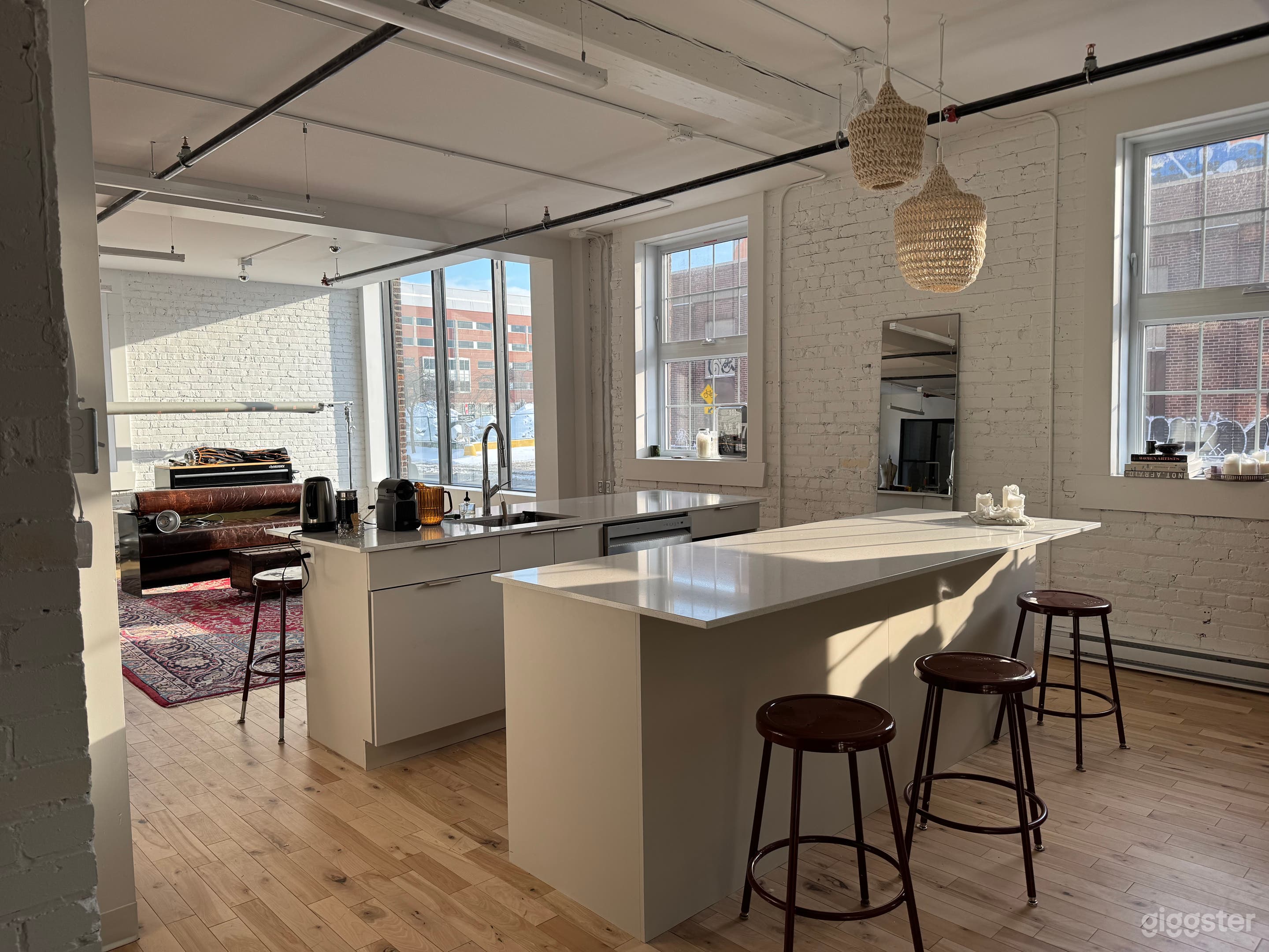 Mile End Industrial Loft with Natural Light Photo 3