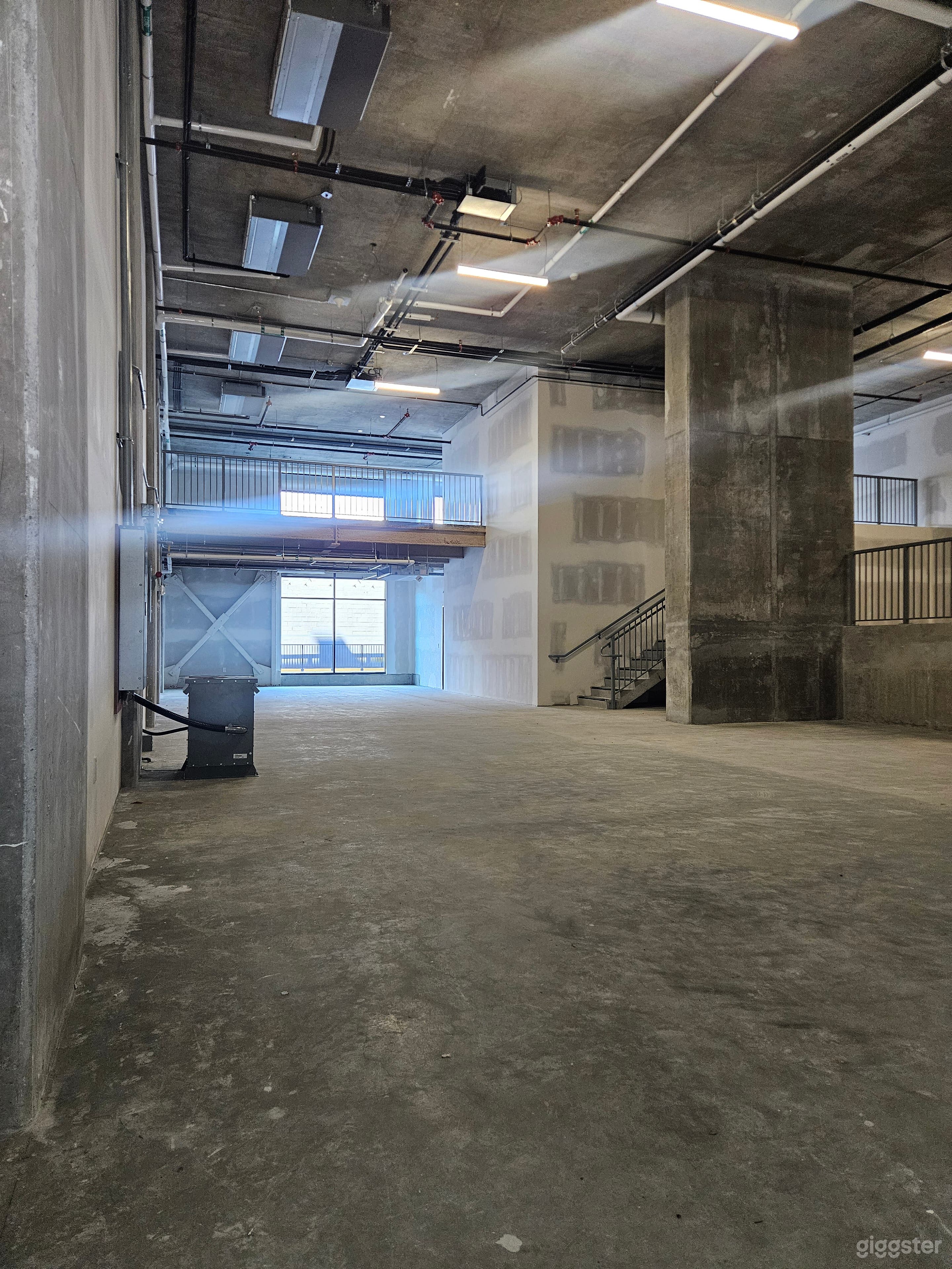 Industrial Warehouse with Loading Dock &amp; Mezzanine Photo 3