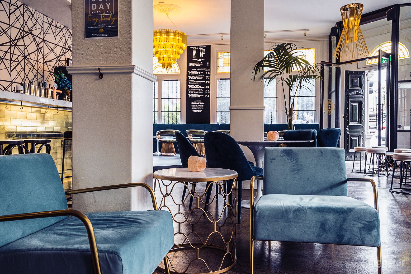 COCKTAIL &amp; WHISKY LOUNGE (buyout) Photo 4