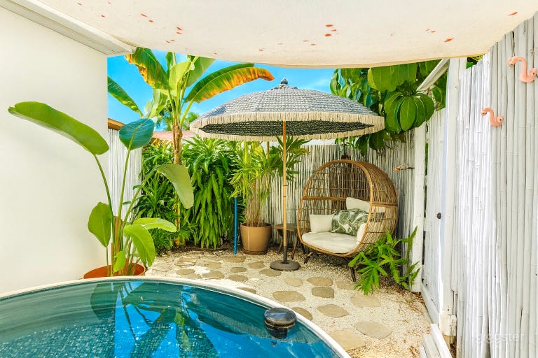  Romantic Jungalow Miami w/ Pool and Parking 