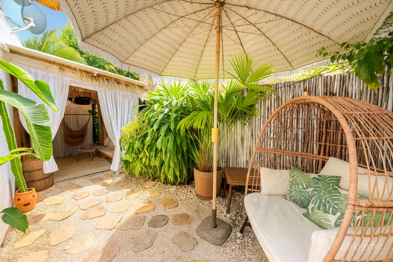  Romantic Jungalow Miami w/ Pool and Parking 