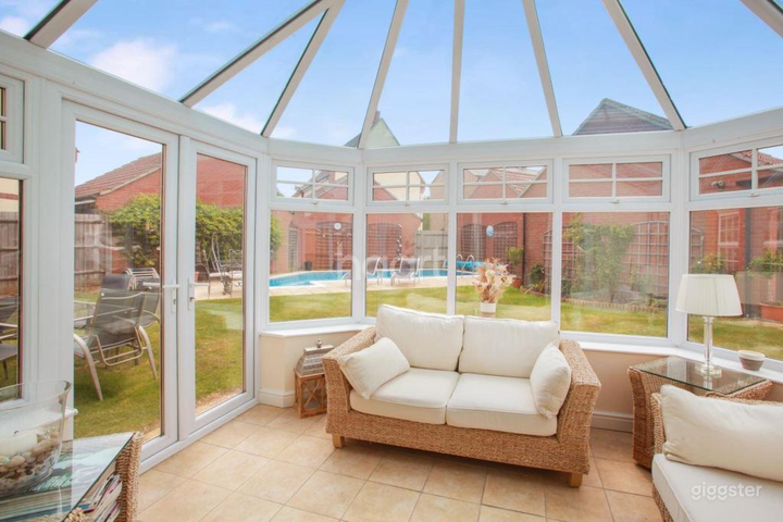 Modern Swimming Pool in Essex Photo 4