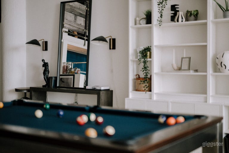  Luxury Natural Light Content Studio 