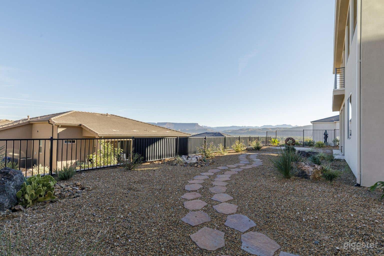 Beautiful Desert home near National Park Photo 3