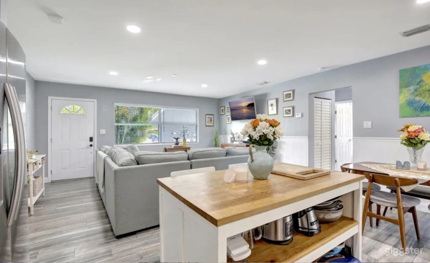 Bright Eclectic House Perfect for Film/Photo Shoot Photo 3