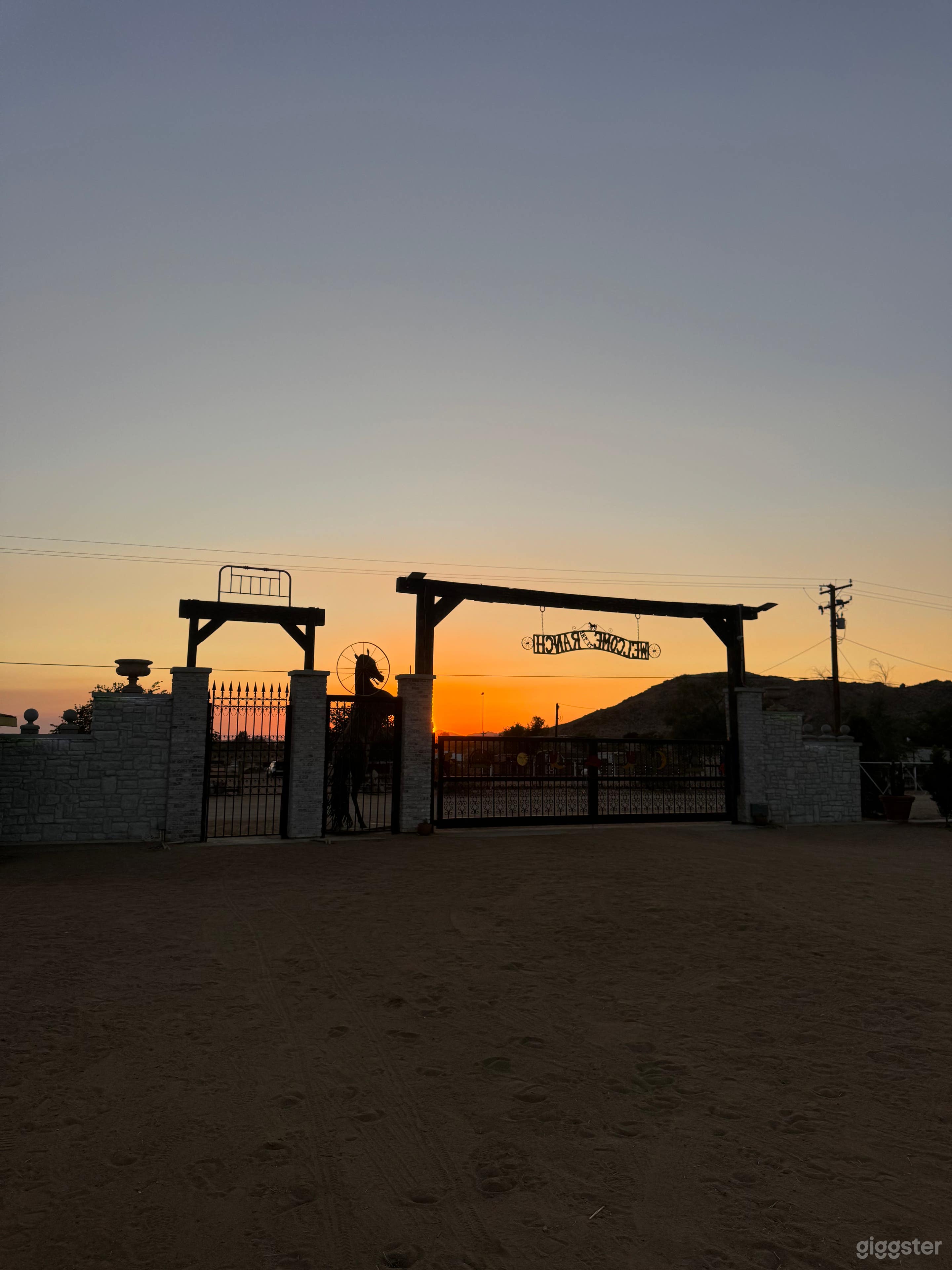 Golden sunsets with mountain view. Where dreams meet reality Photo 4