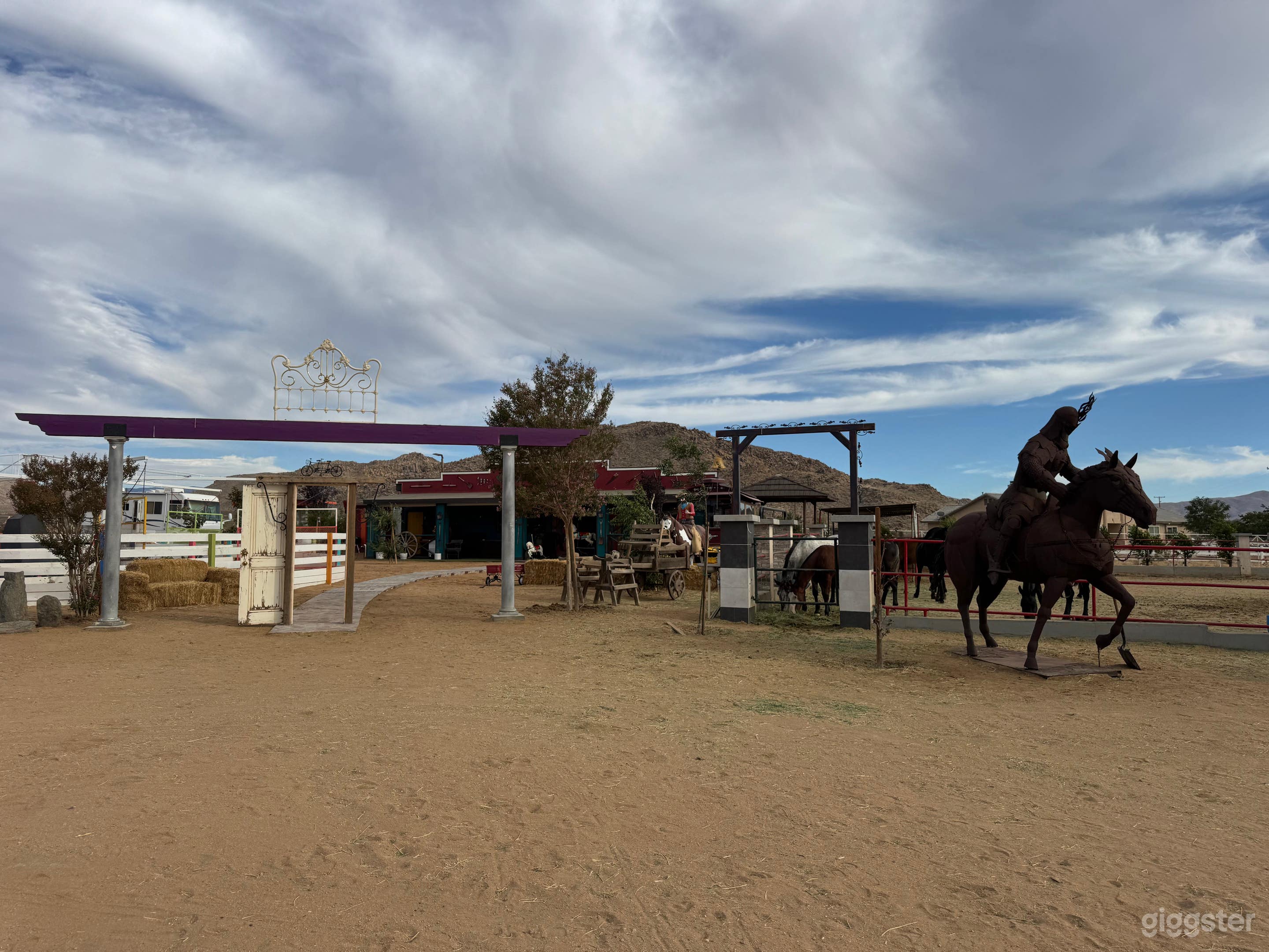 Golden sunsets with mountain view. Where dreams meet reality Photo 2