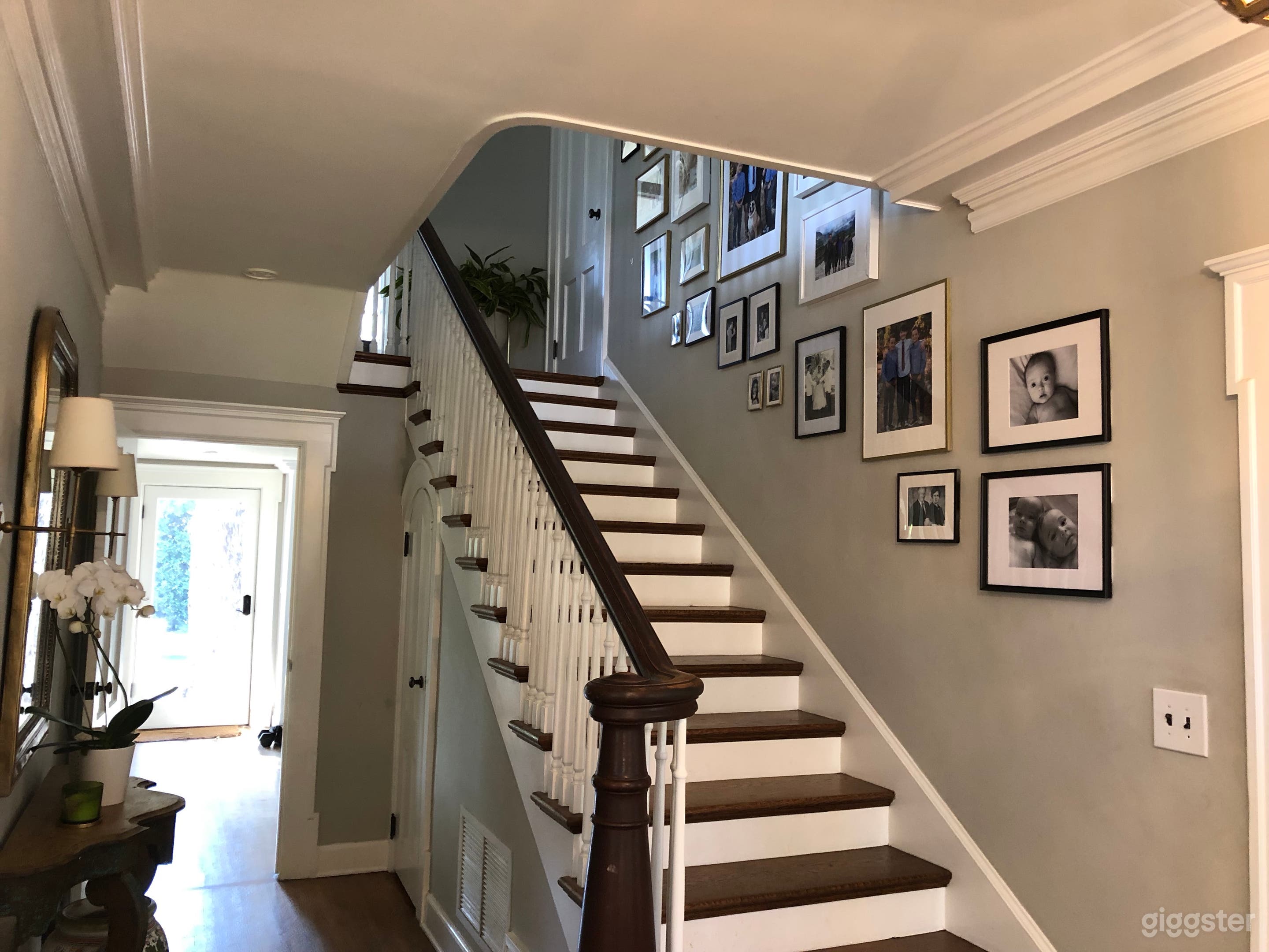 1920's 2-story Greek Revival Home Photo 3