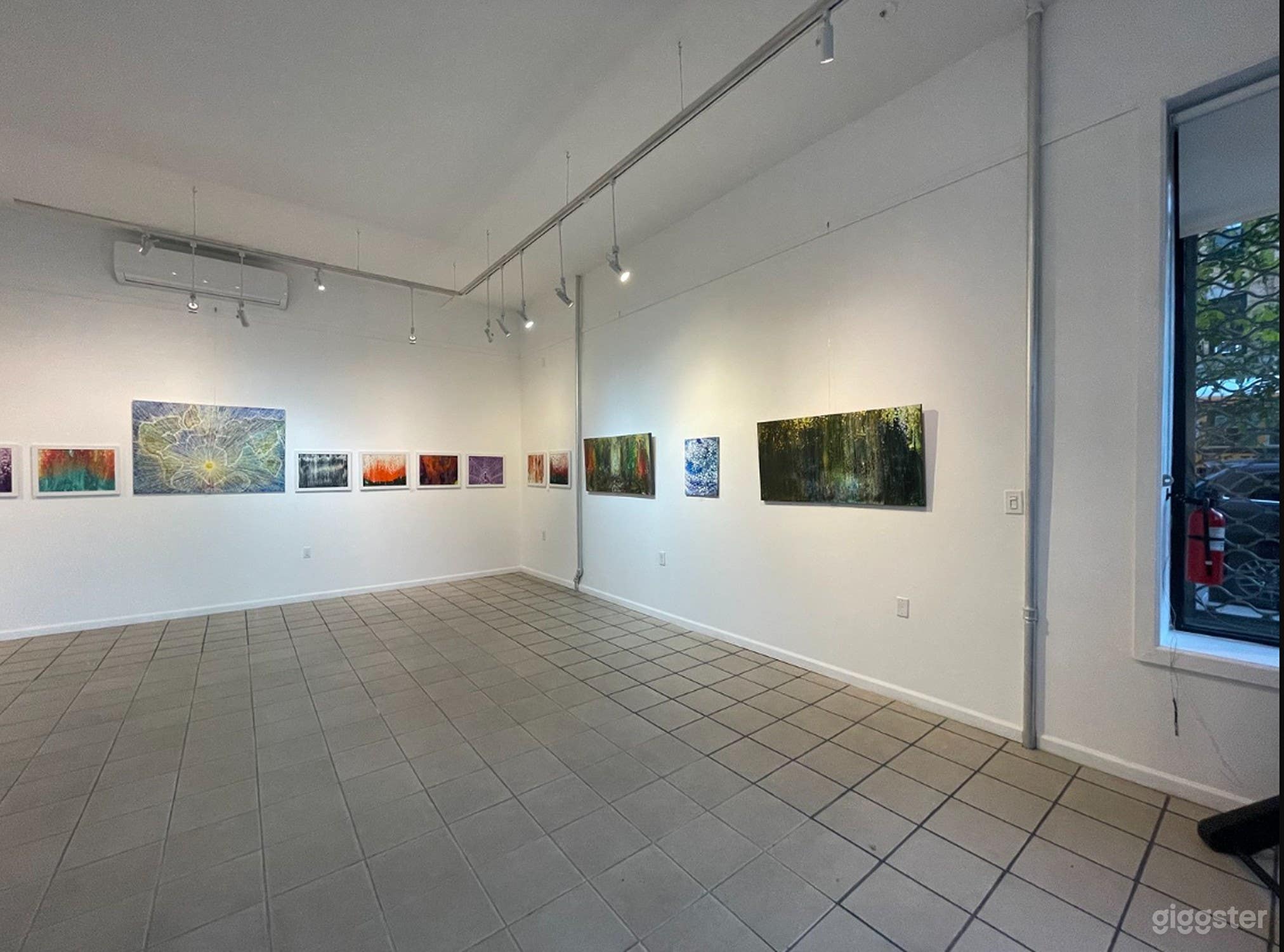 Inspiring Artist Gallery Photo 2