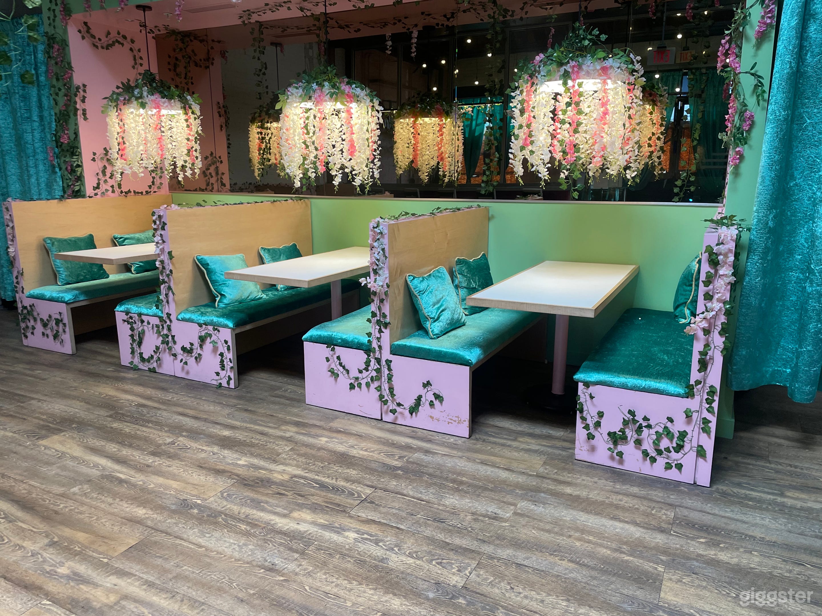 Boutique Hollywood Restaurant Photo 1