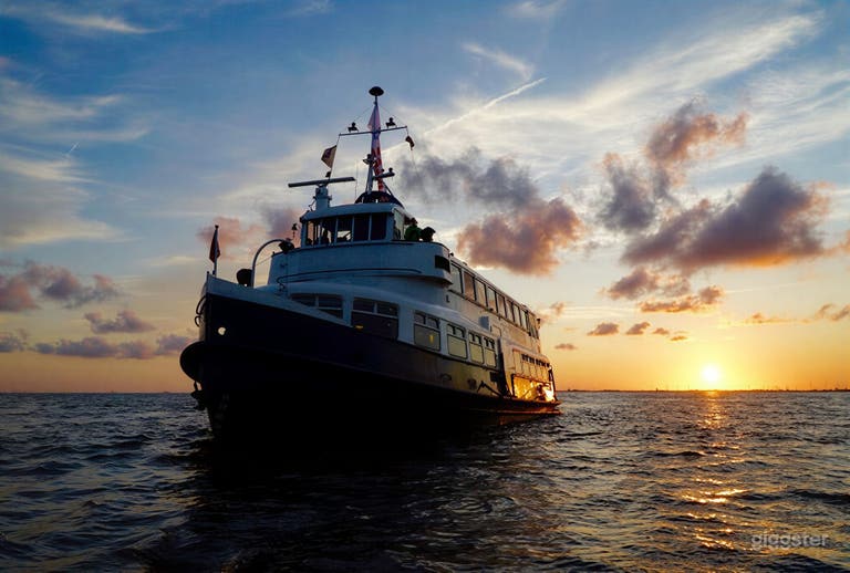  Eventschiff in Hamburg. 