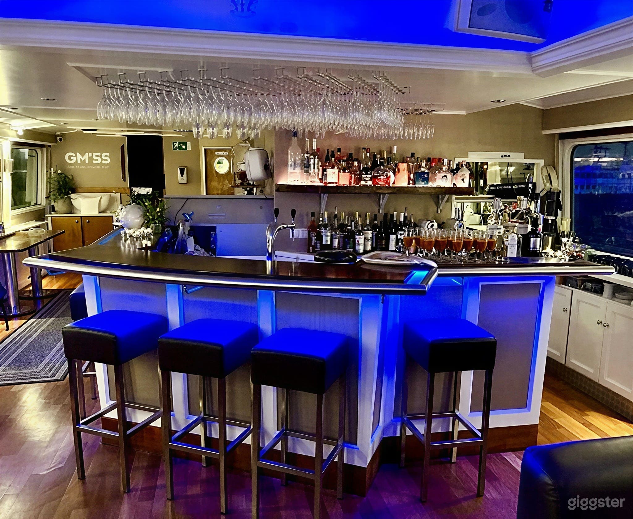 Eventschiff in Hamburg. Foto 4