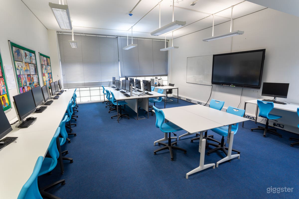 Computer Room - Angel Photo 1