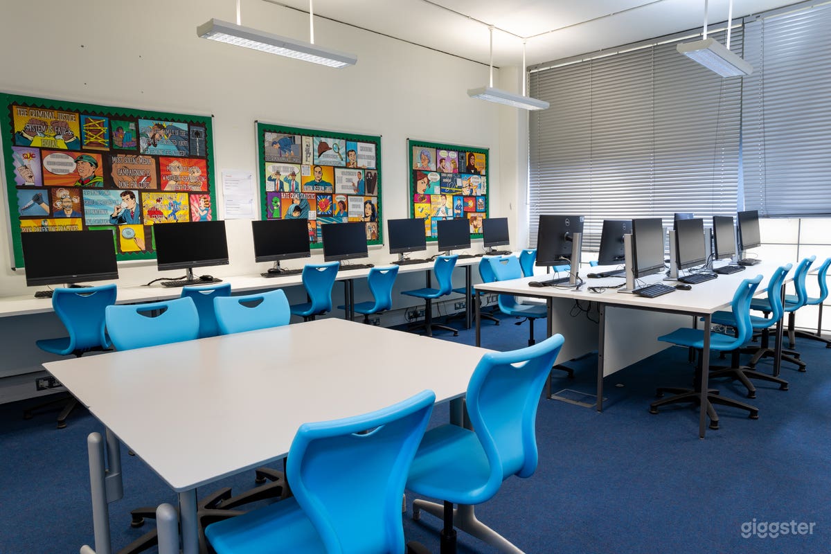 Computer Room - Angel Photo 2