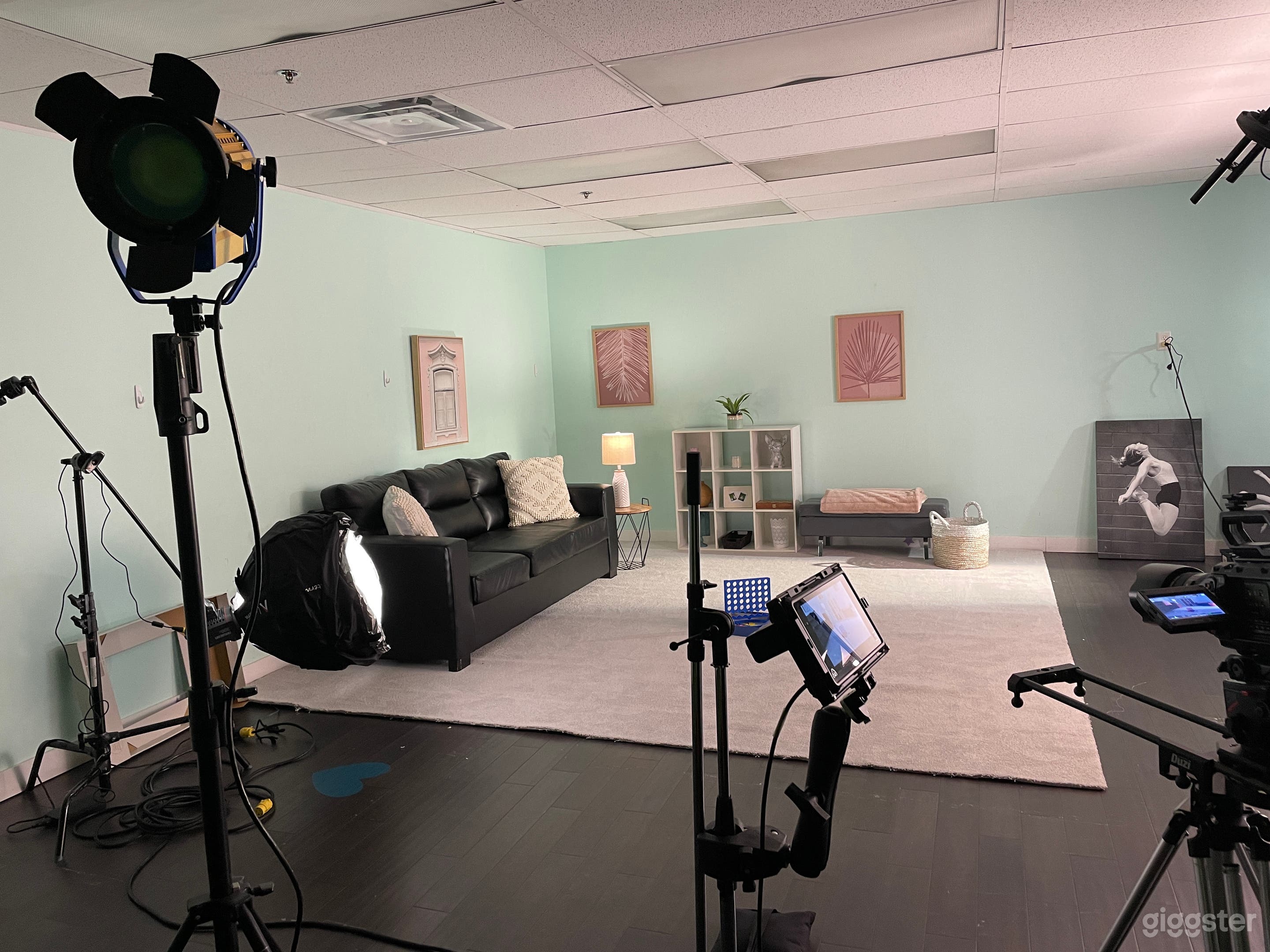 Creative Dance Studio w/ Mirrored Walls Photo 3