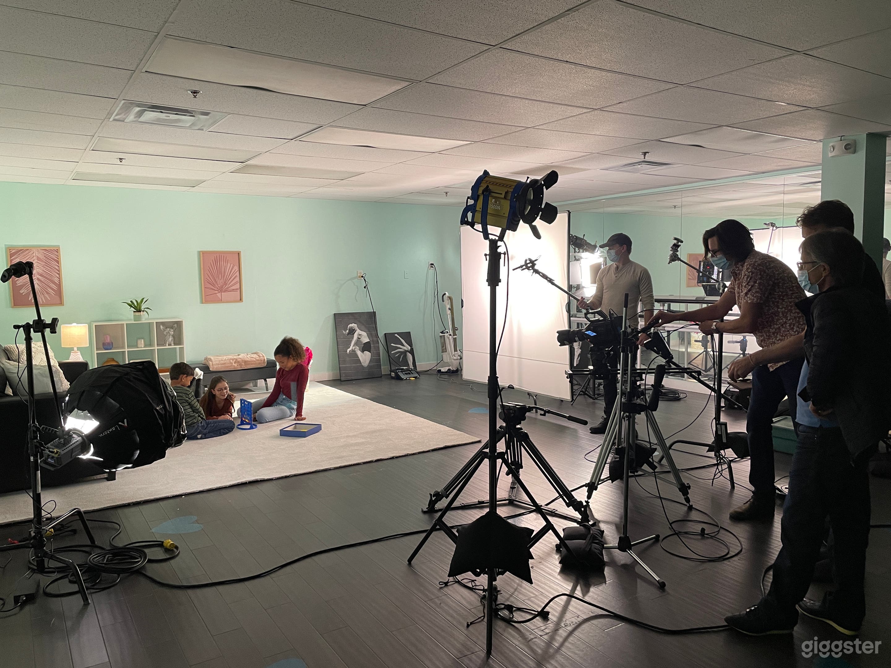 Creative Dance Studio w/ Mirrored Walls Photo 4