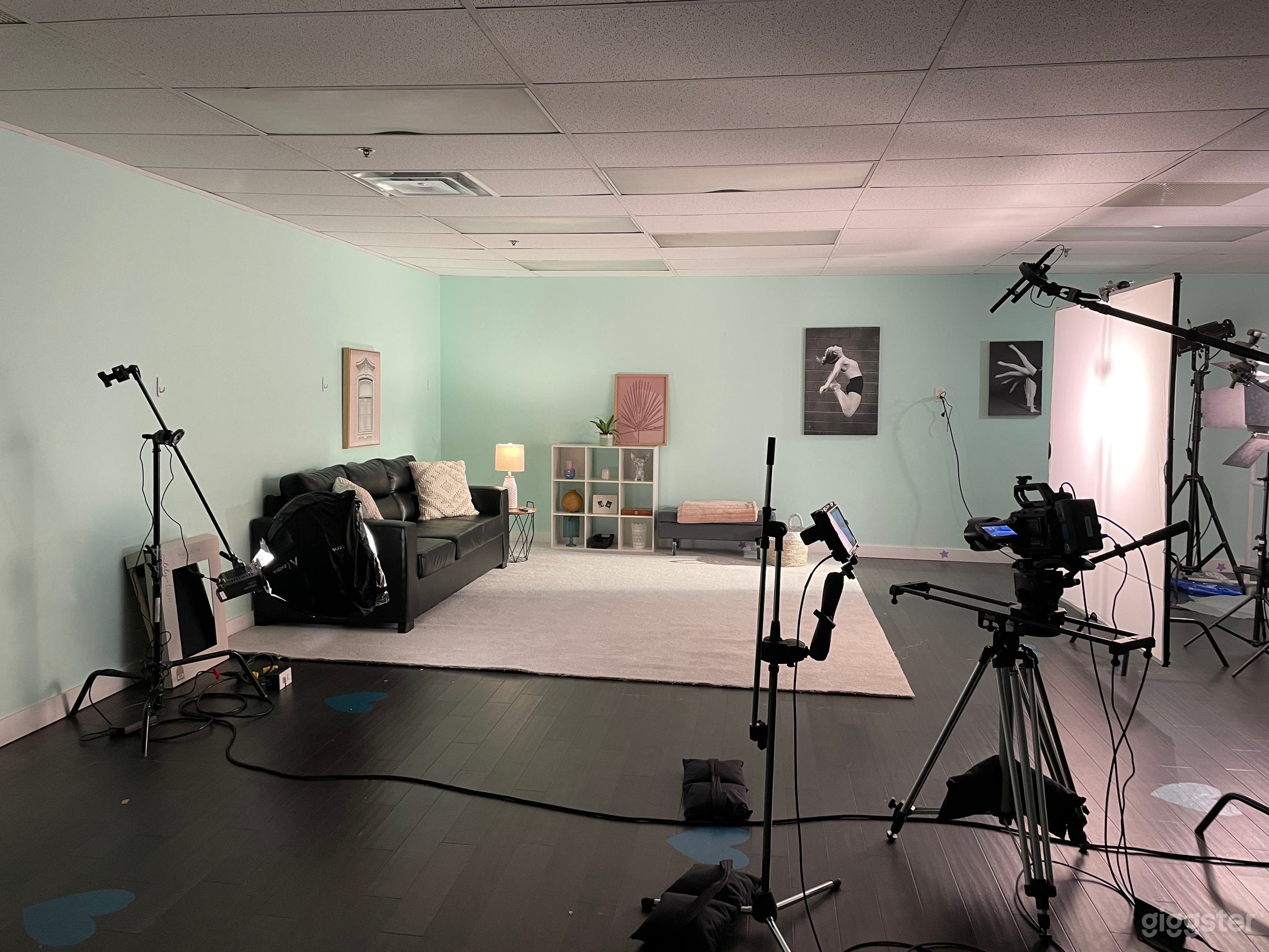 Creative Dance Studio w/ Mirrored Walls Photo 2