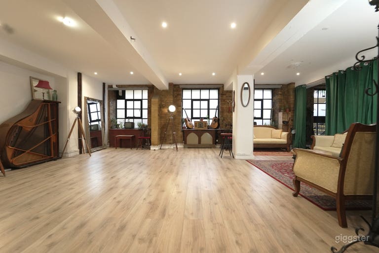  Vintage Warehouse Photo And Video Studio 