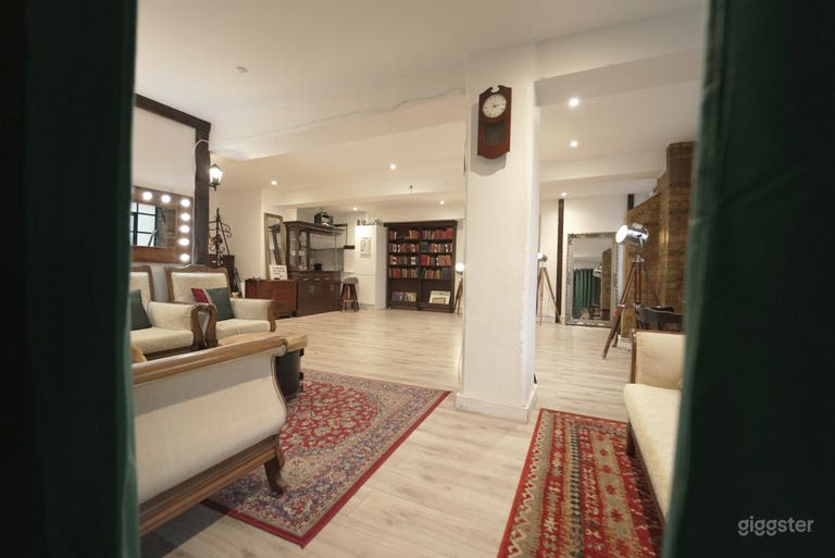  Vintage Warehouse Photo And Video Studio 