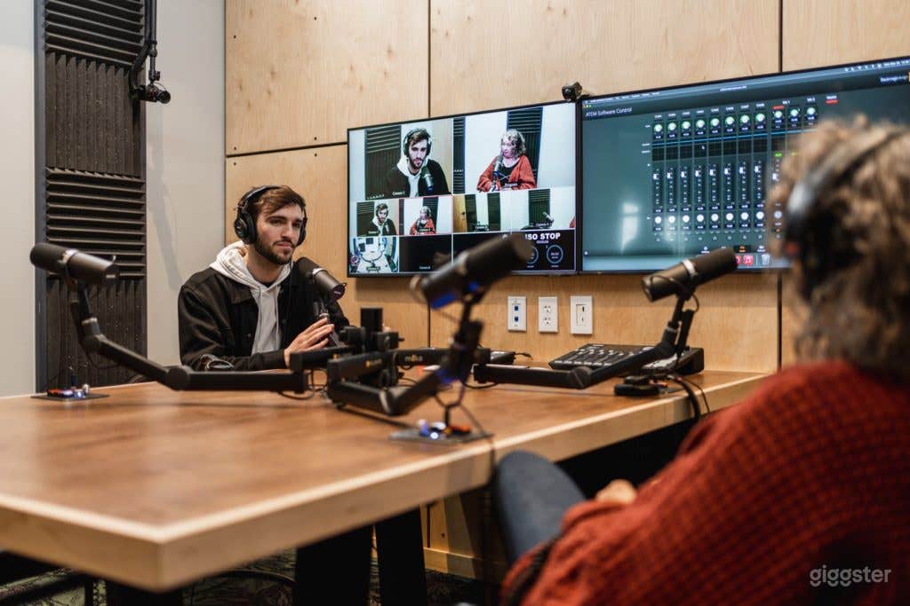 Studio Podcast Room  Photo 3