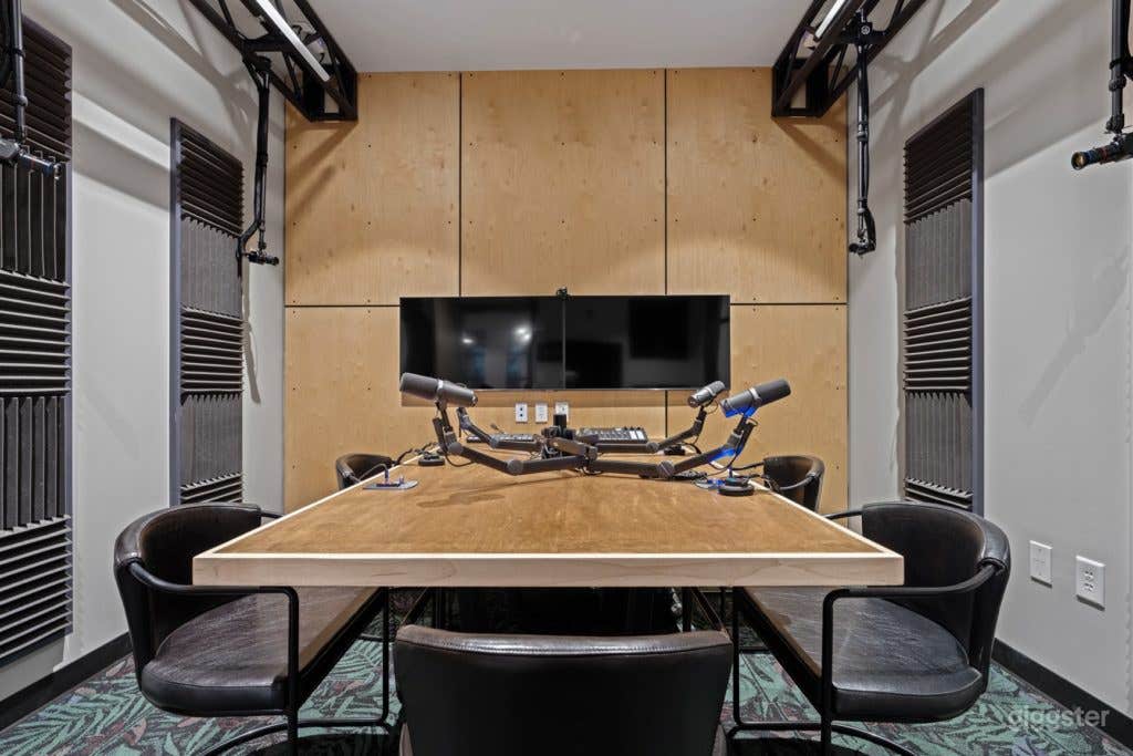 Studio Podcast Room  Photo 4