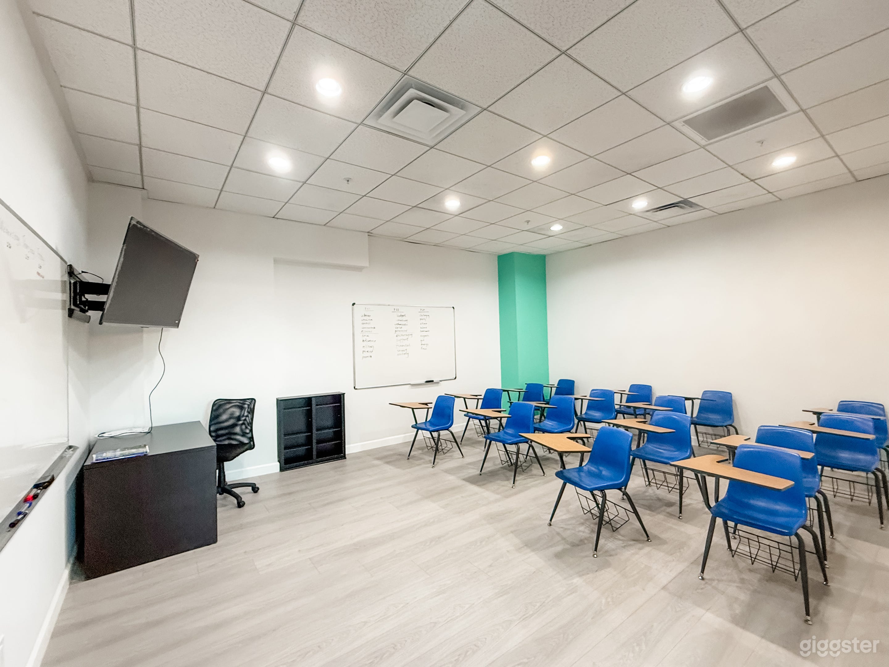 Main and largest classroom (C)