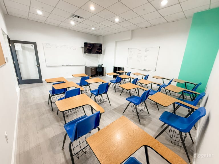  Salle de classe principale et la plus grande (C) - vue sous un angle différent 